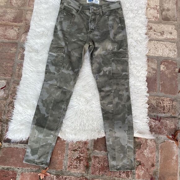 EUC Old Navy Rockstar Super Skinny High Rise Secret Slim Pockets Cameo Size 4 - Picture 3 of 8